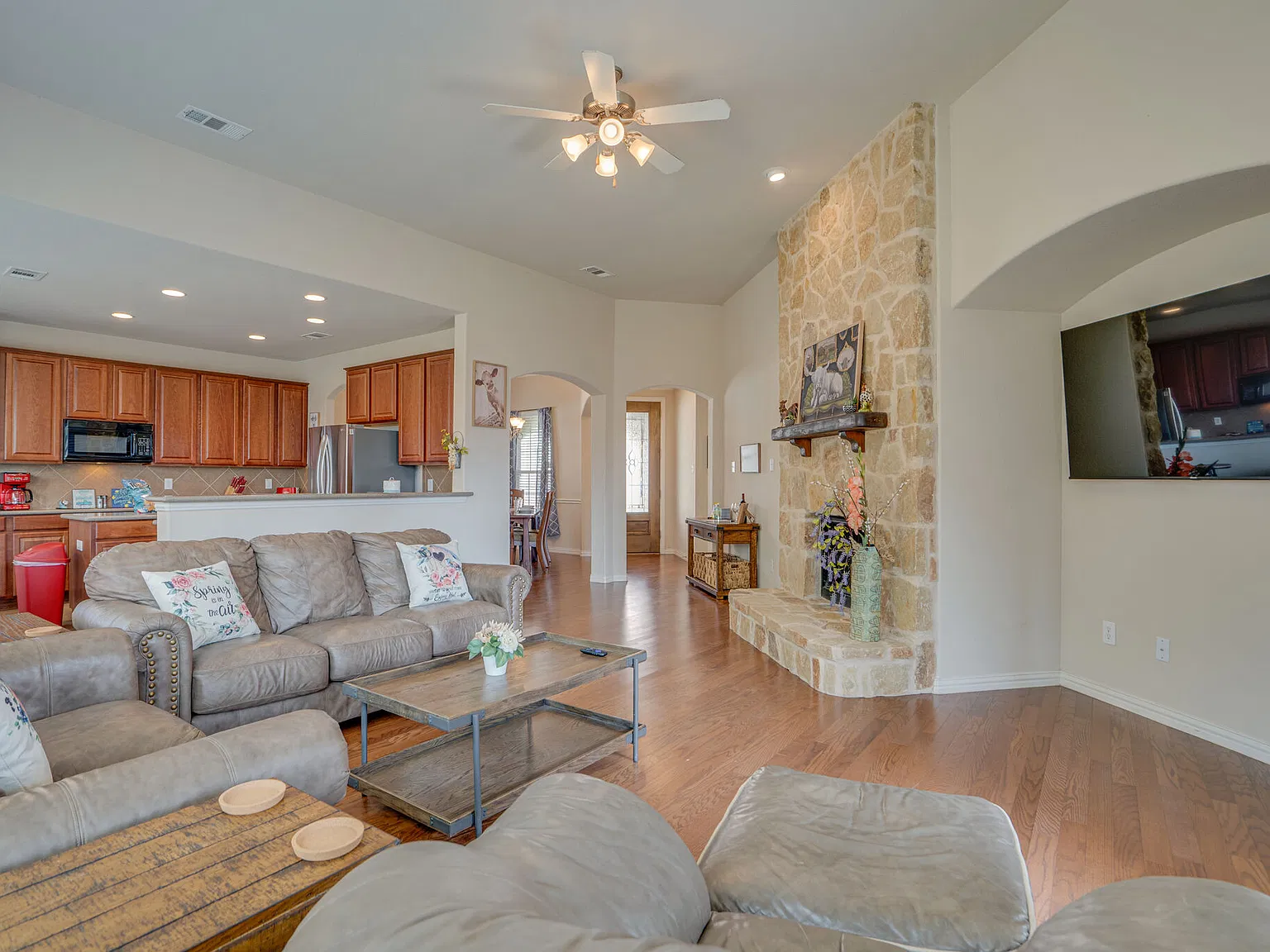 16309 Dry Creek Blvd — Photo 1