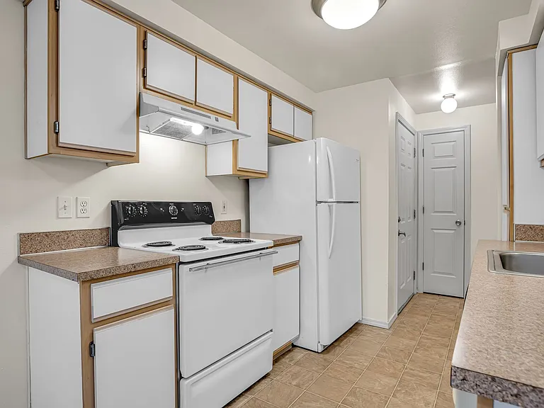 #271 CHELSEA COURT APTS — Photo 54