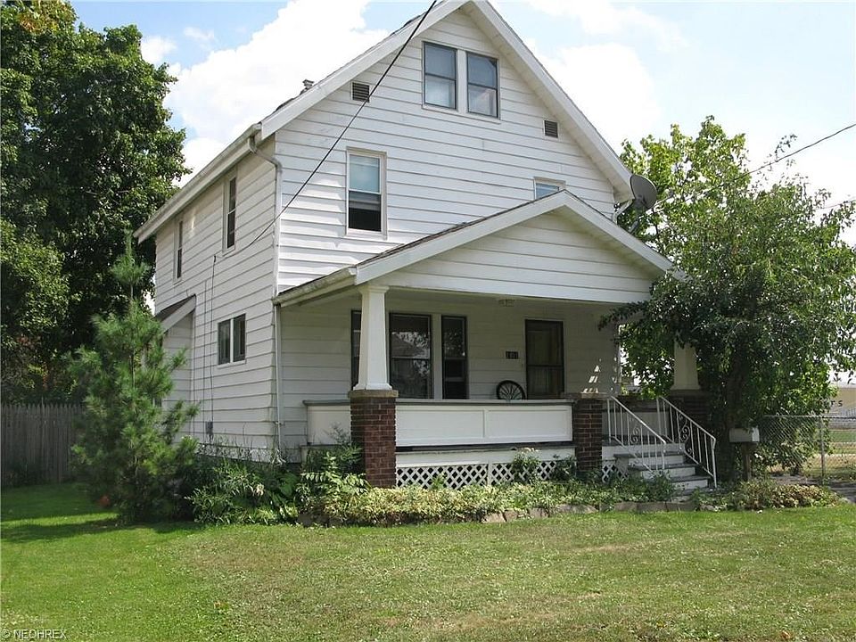 1st image of 2451 6th St