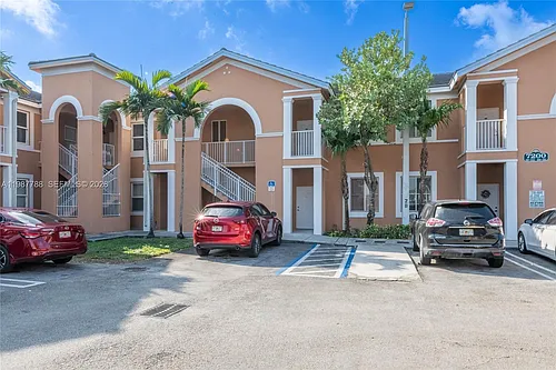 7200 NW 177th St #109-7 Photo 1