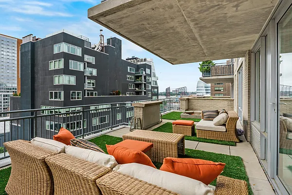 Rented by Golden Lioness Corp | media 15