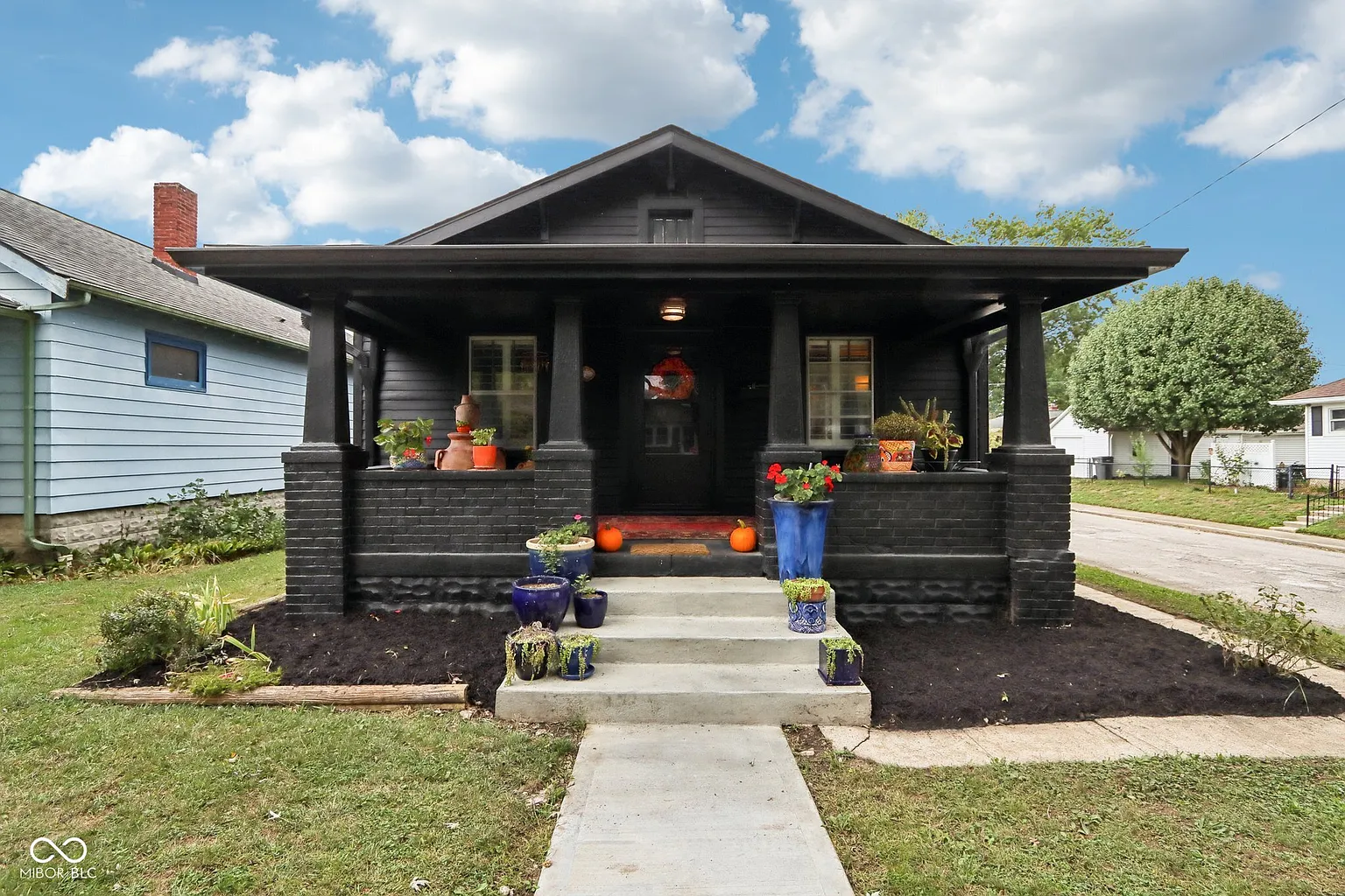 2734 Allen Ave photo 1