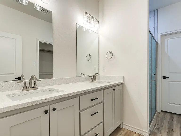 5835 Virginia Ave — Photo 11