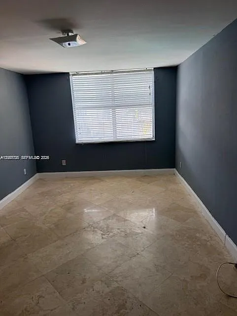488 NW 165th Street Rd — Photo 4