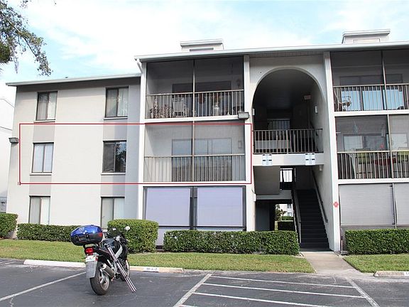 2nd image of 1021 S Pine Ridge Cir #1021