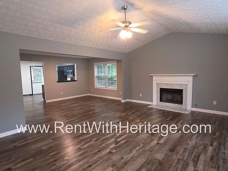1550 Cedar Hl — Photo 6