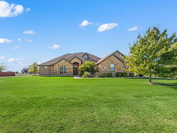 3rd image of 282 Heather Ln