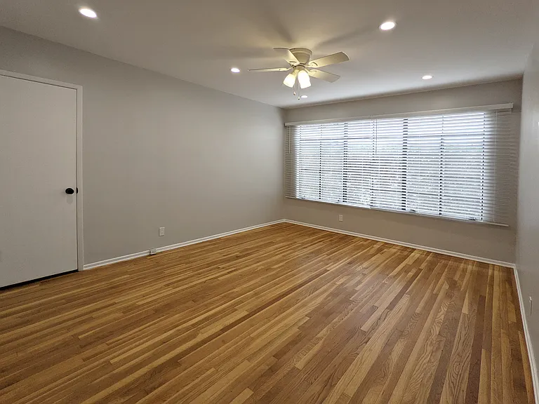 458 S Oakhurst Dr #5 — Photo 16