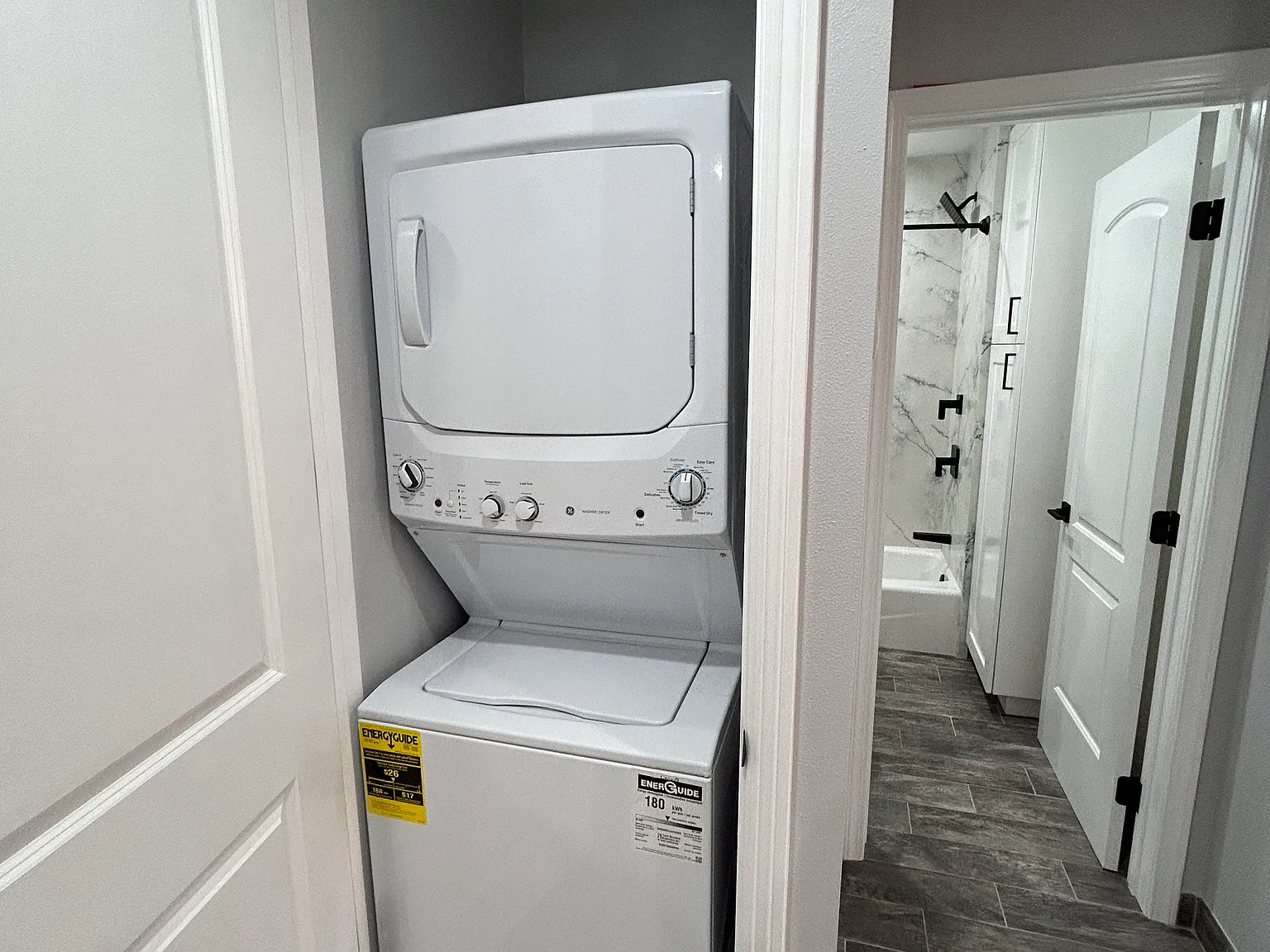 1 bed, $2,595 — Photo 3