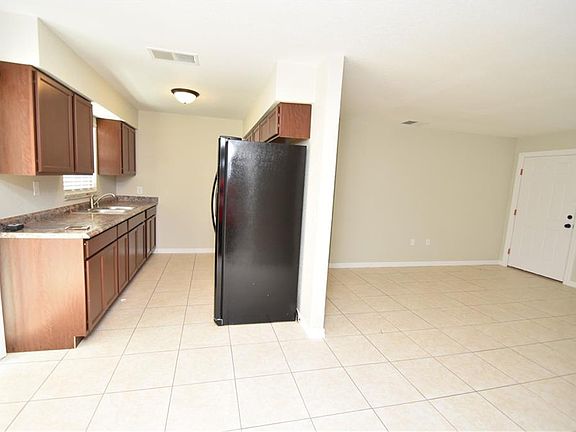 3rd image of 2109 Winger Ave