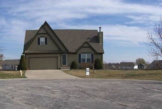 1st image of 1405 NE Applewood Ct