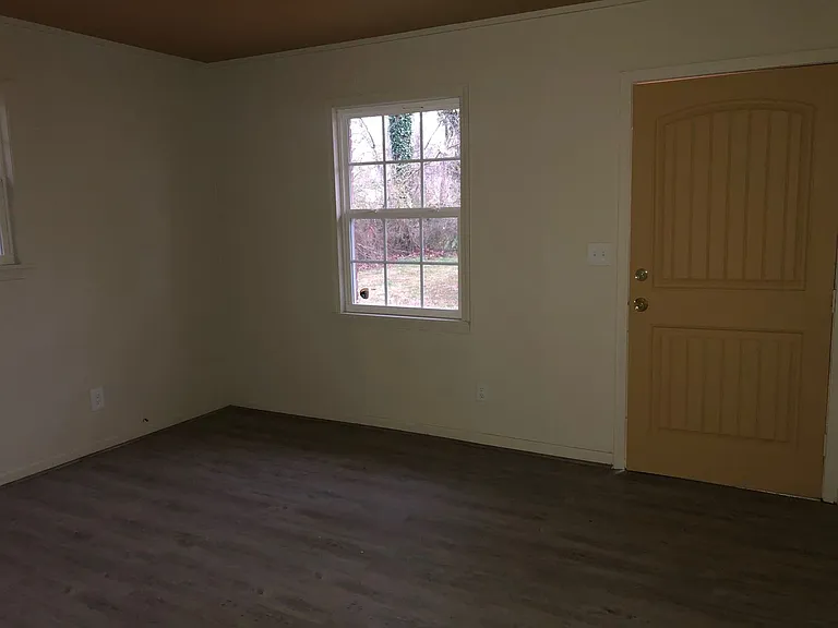 411 & 413 Nixon Ave SW — Photo 17