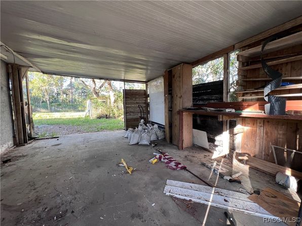 49 63rd St, Yankeetown, FL 34498