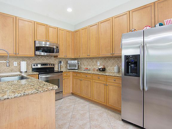 3rd image of 7589 Spatterdock Dr