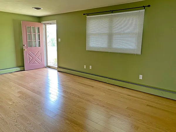 3 bed, $1,695 — Photo 3