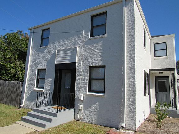 Entrance to one of the apartments