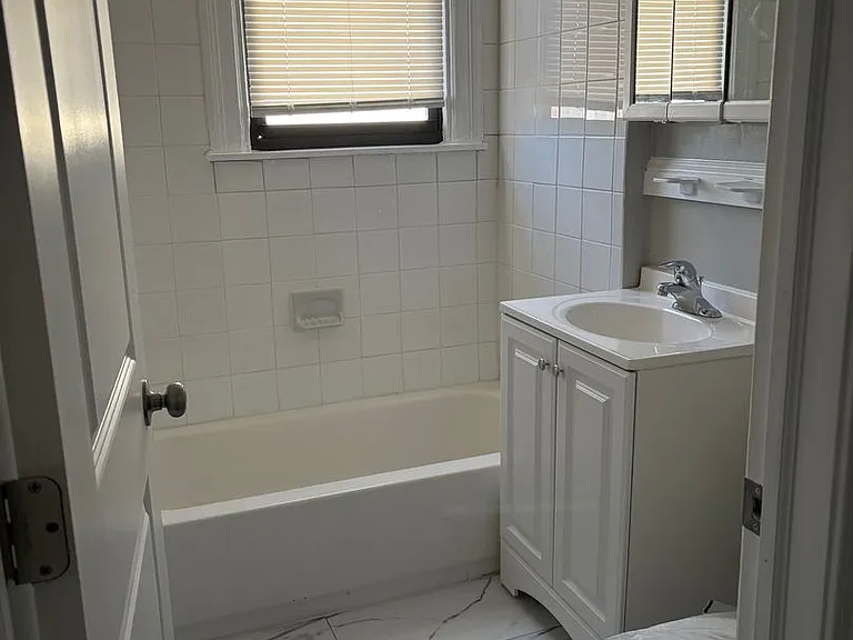 1014 Columbia Rd NW — Photo 13