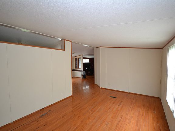 2nd image of 1713 Duchess Dr
