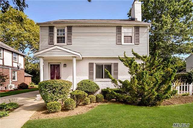 1st image of 12 Wisteria Ave