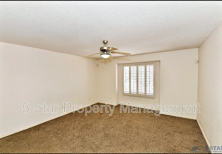 6372 Franklin Ridge Dr — Photo 19