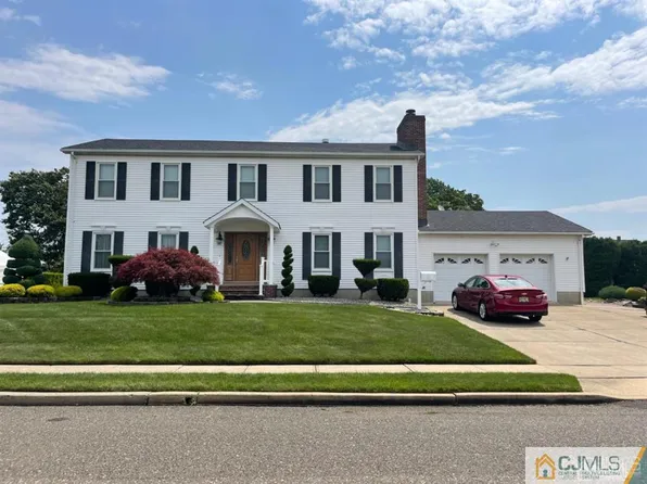 122 N Edward St, Sayreville, NJ 08872