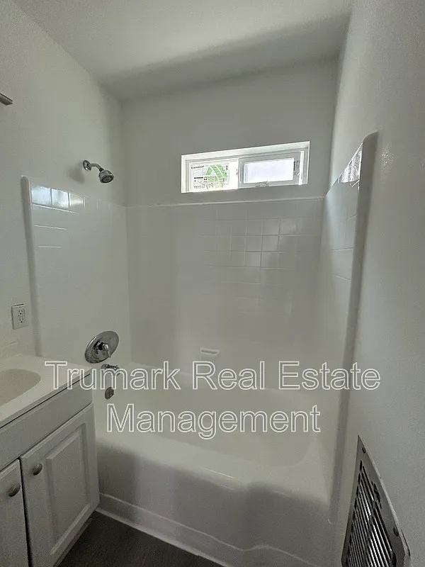Studio, 1.0 bath, $1,450 — Photo 3