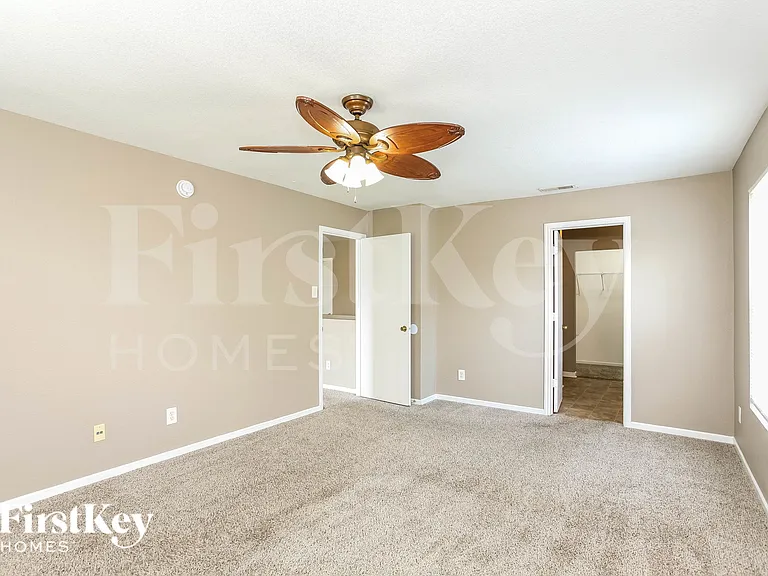 10702 Gathering Dr — Photo 8