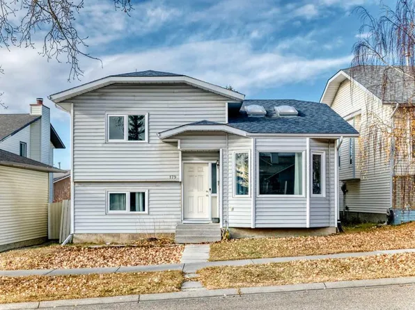 179 E Hawkwood Blvd NW, Calgary, AB T3G 2X8