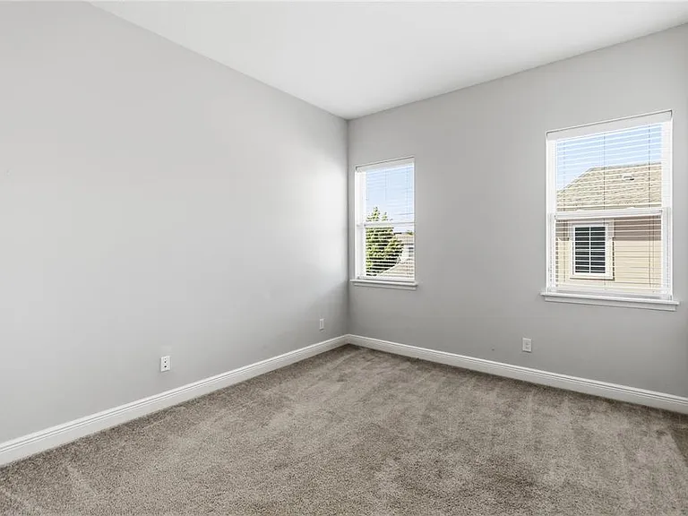 13026 Stoddart Ave — Photo 32