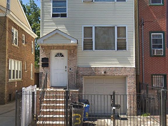 2nd image of 321 Forrest St #1A