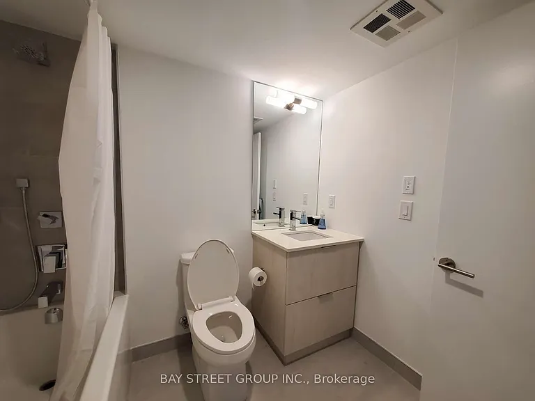 47 Mutual St #2706 — Photo 9