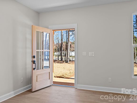 4th image of 2319 Lee Lawing Rd