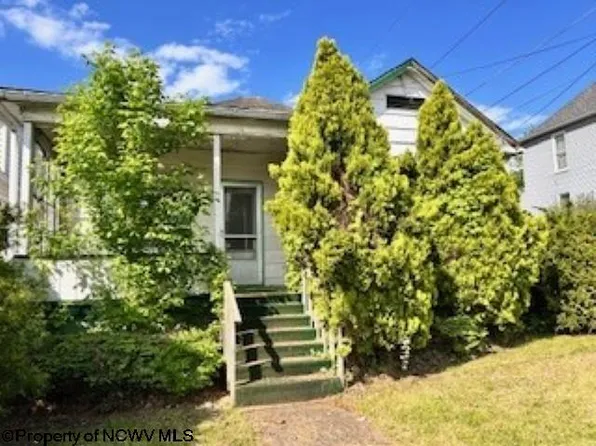 530 Newton St, Fairmont, WV 26554