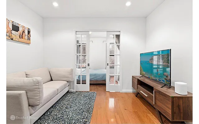 Rented by J Misrahi Realty Corp | media 7