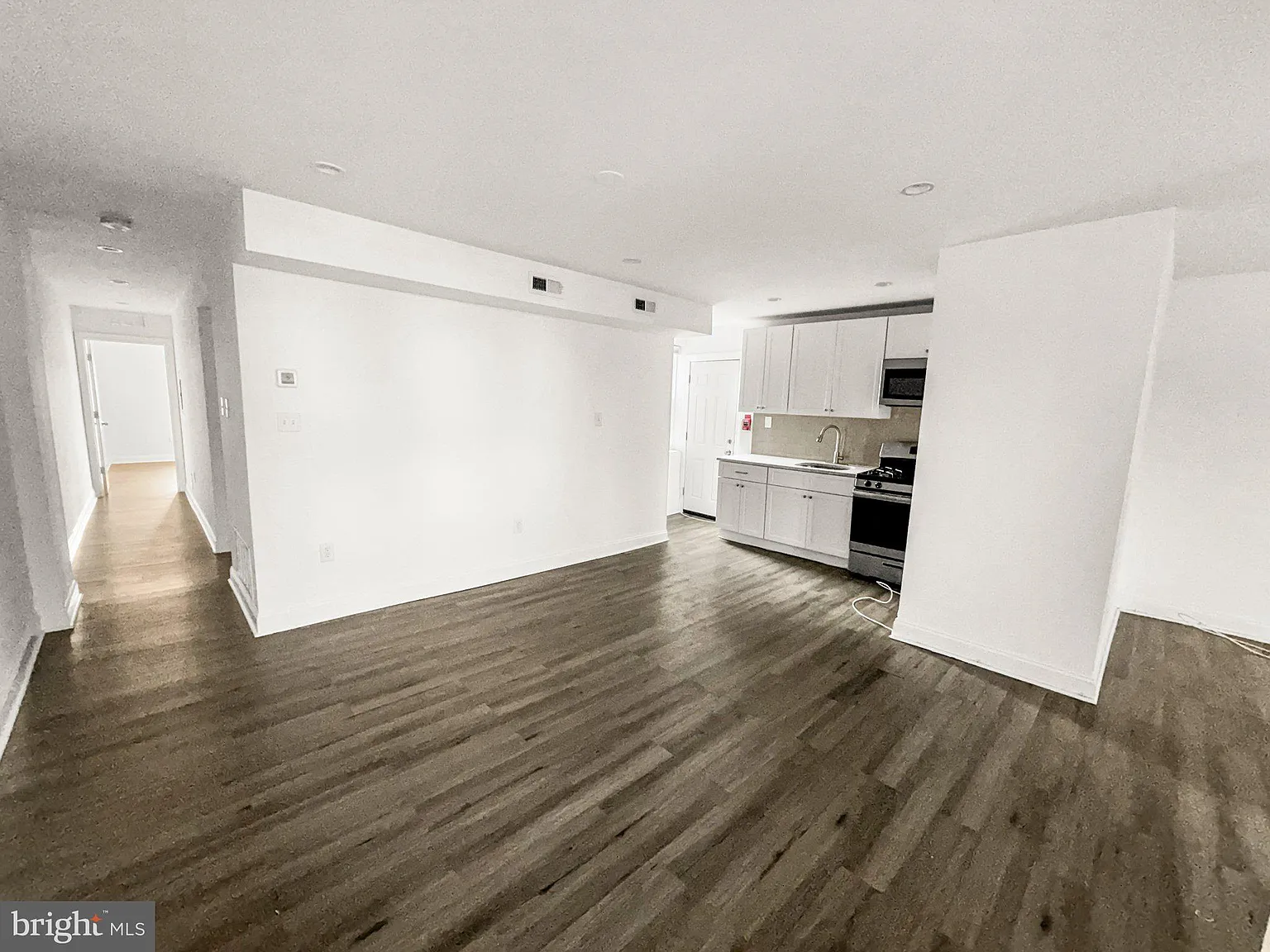 2 bed, 1.0 bath, 1000 sqft, $1,250 — Photo 4
