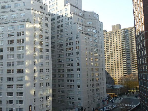 5th image of 2020 Broadway APT 6D