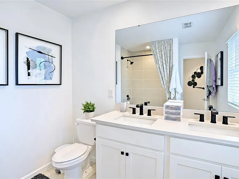 1120 Lakeshore Breeze Pl — Photo 23