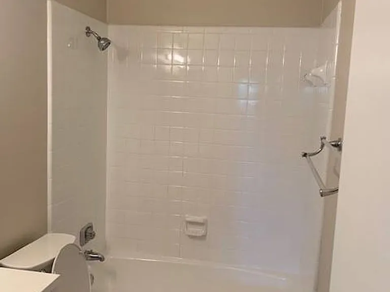 1527 Grace Ave — Photo 15