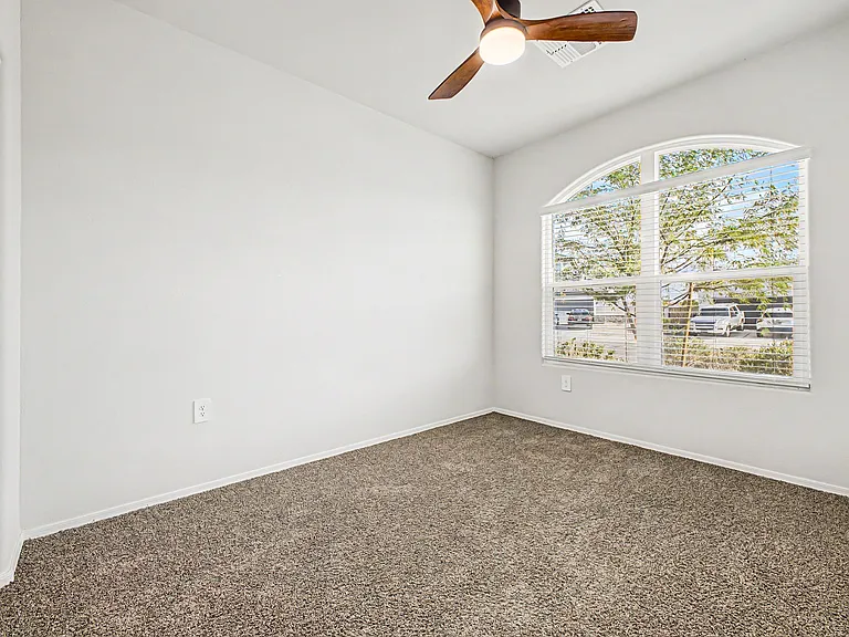1302 W Raymond Ave — Photo 7
