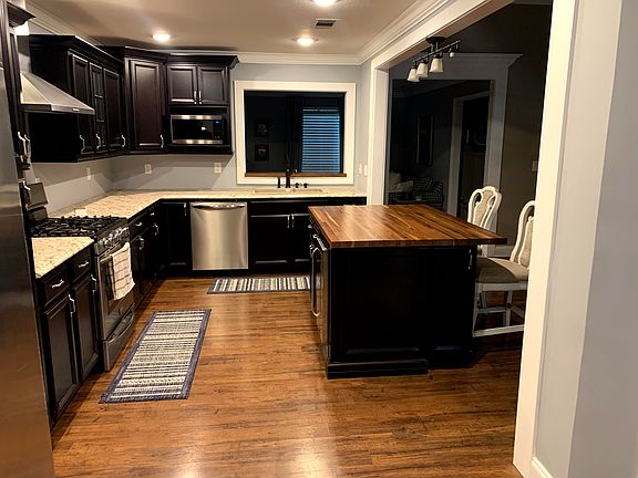 4th image of 511 Deer Creek Dr