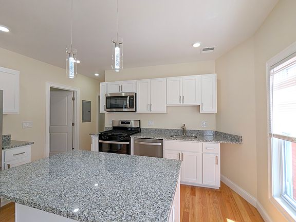 4th image of 2 Sacramento Pl #2