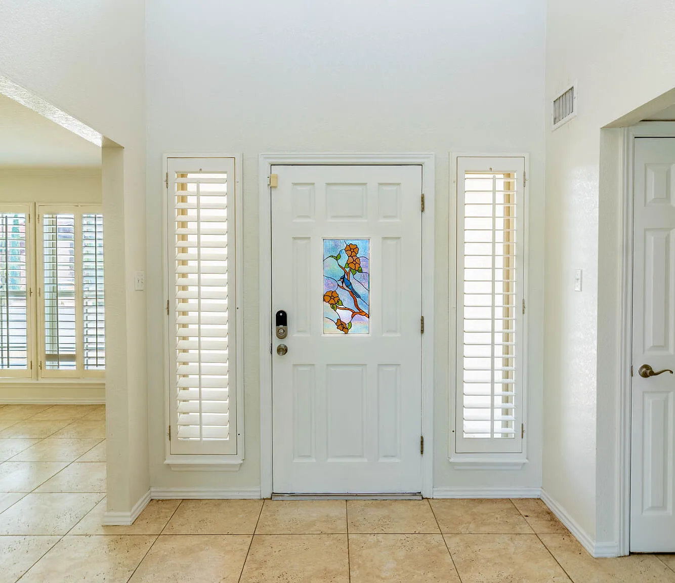 4 bed, 3.0 bath, 2410 sqft, $3,500 — Photo 4