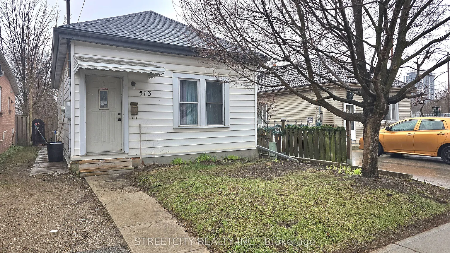513 Hill St photo 1