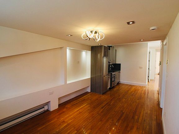3rd image of 102 Pierrepont St APT 6