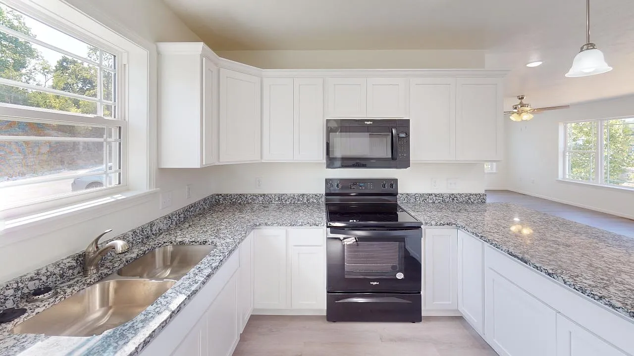 4 bed, 2.5 bath, 1994 sqft, $2,400 — Photo 1