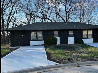 408 NE Westwind Dr APT A, Lees Summit, MO 64086