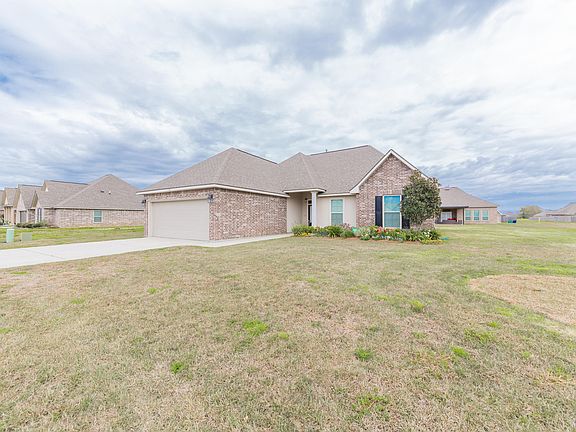 3rd image of 211 Mintmere Ln