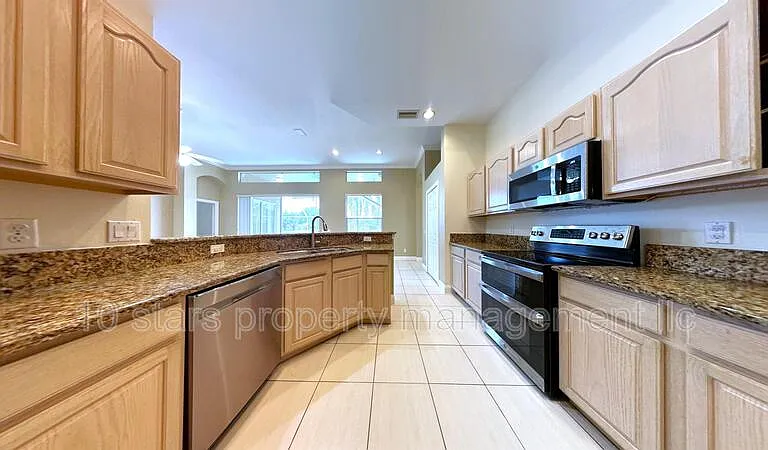442 Knight Dr — Photo 6