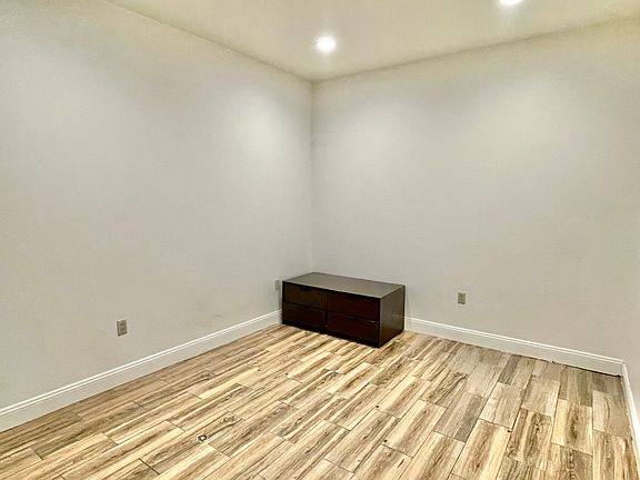 5th image of 8614 Macarthur Blvd #14