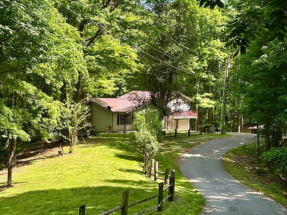 3rd image of 439 Eagles Bluff Rd